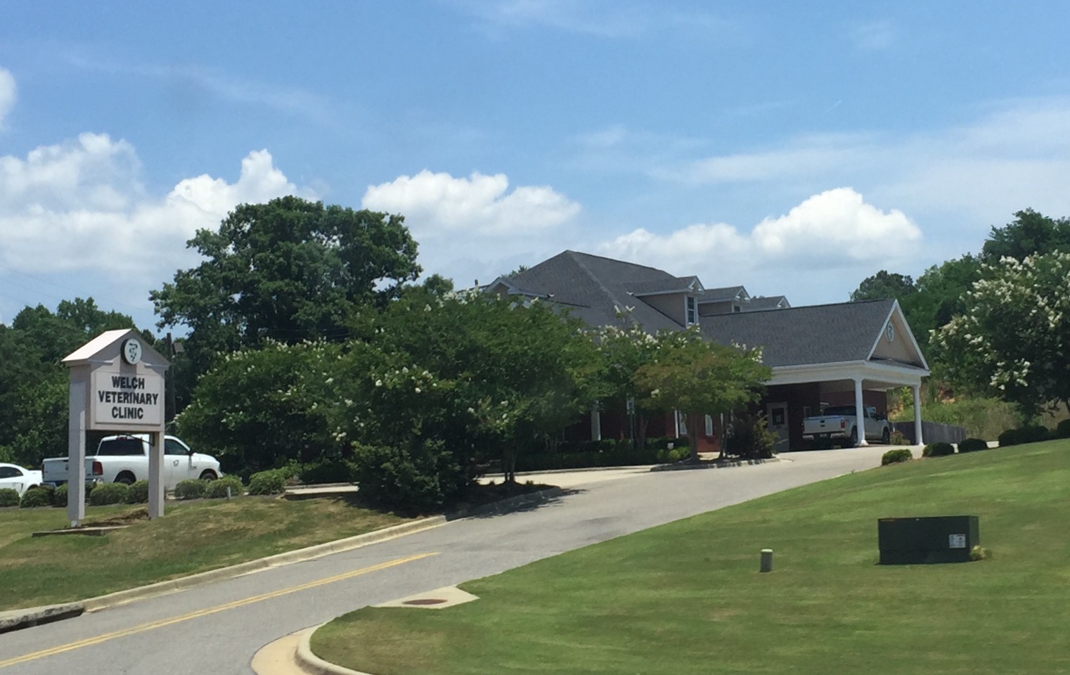 Welch Veterinary Clinic - Pet services facility